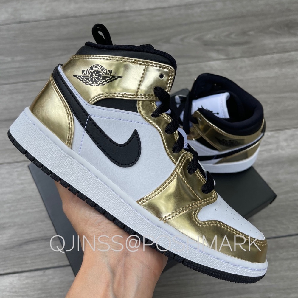 Air Jordan 1 Mid Gold